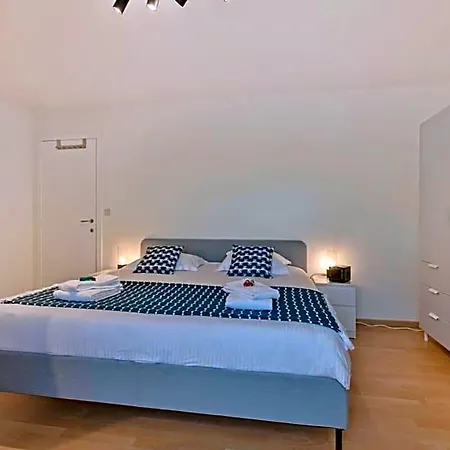 Casiola - Summer-house With Sunny Garden Nearby Knokke-Heist