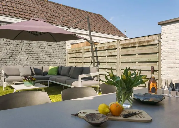 Semesterbostad Casiola - Summer-house With Sunny Garden Nearby