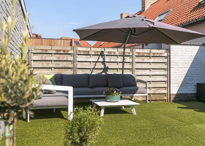 Casiola - Summer-house With Sunny Garden Nearby Semesterbostad